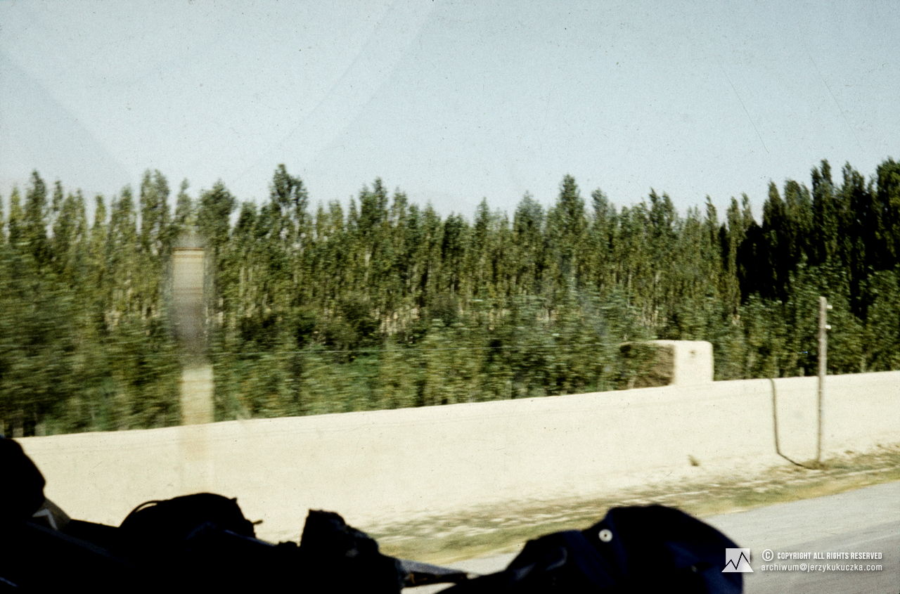 Travel of participants through Iran. Route from Katowice to Islamabad.