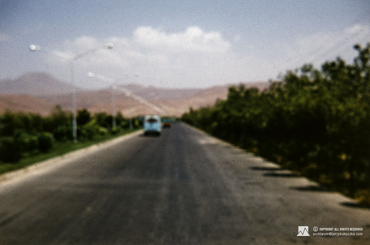 Travel of participants through Iran. Route from Katowice to Islamabad.