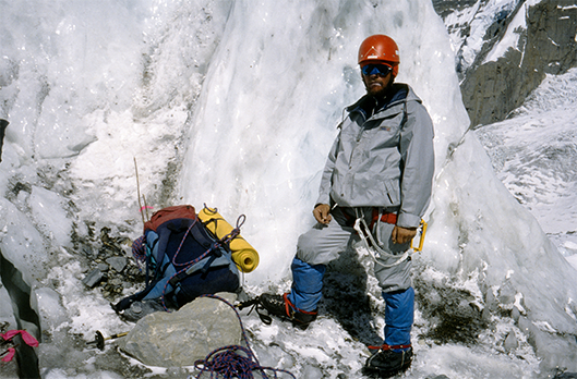 W namiocie zimno, wyjdziesz – zimno, idziesz – nadal zimno, tylko ruch jest w stanie nie tyle ogrzać, ile ledwie trochę wybronić przed chłodnym żywiołem