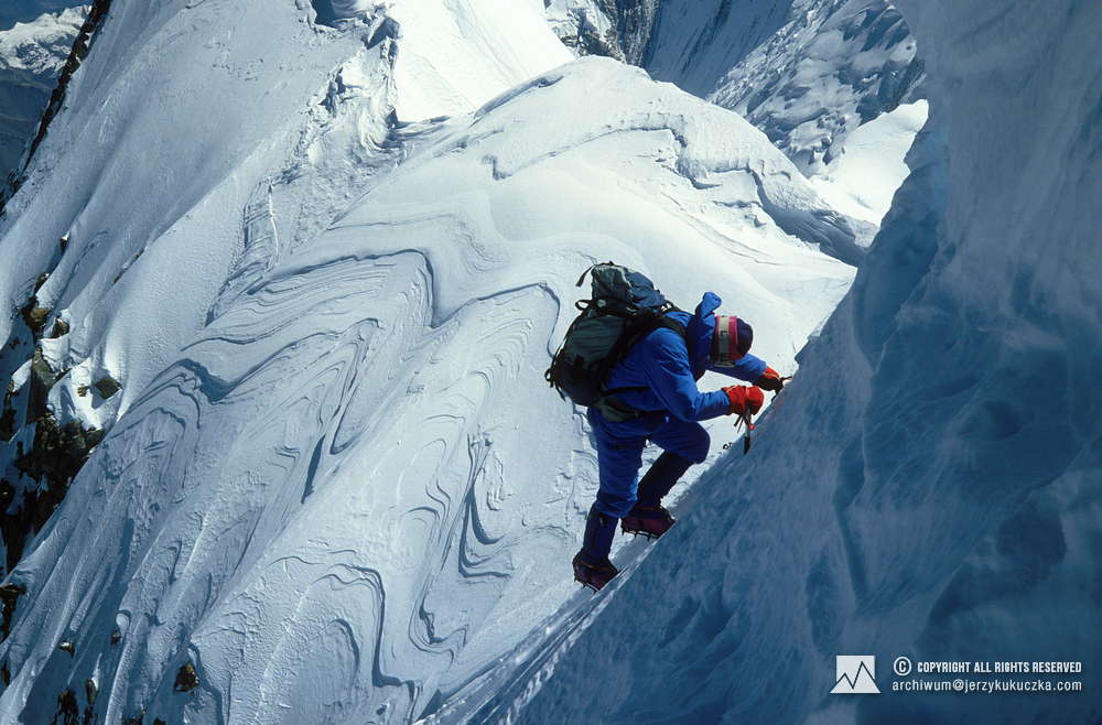 Artur Hajzer in the Annapurna wall.
