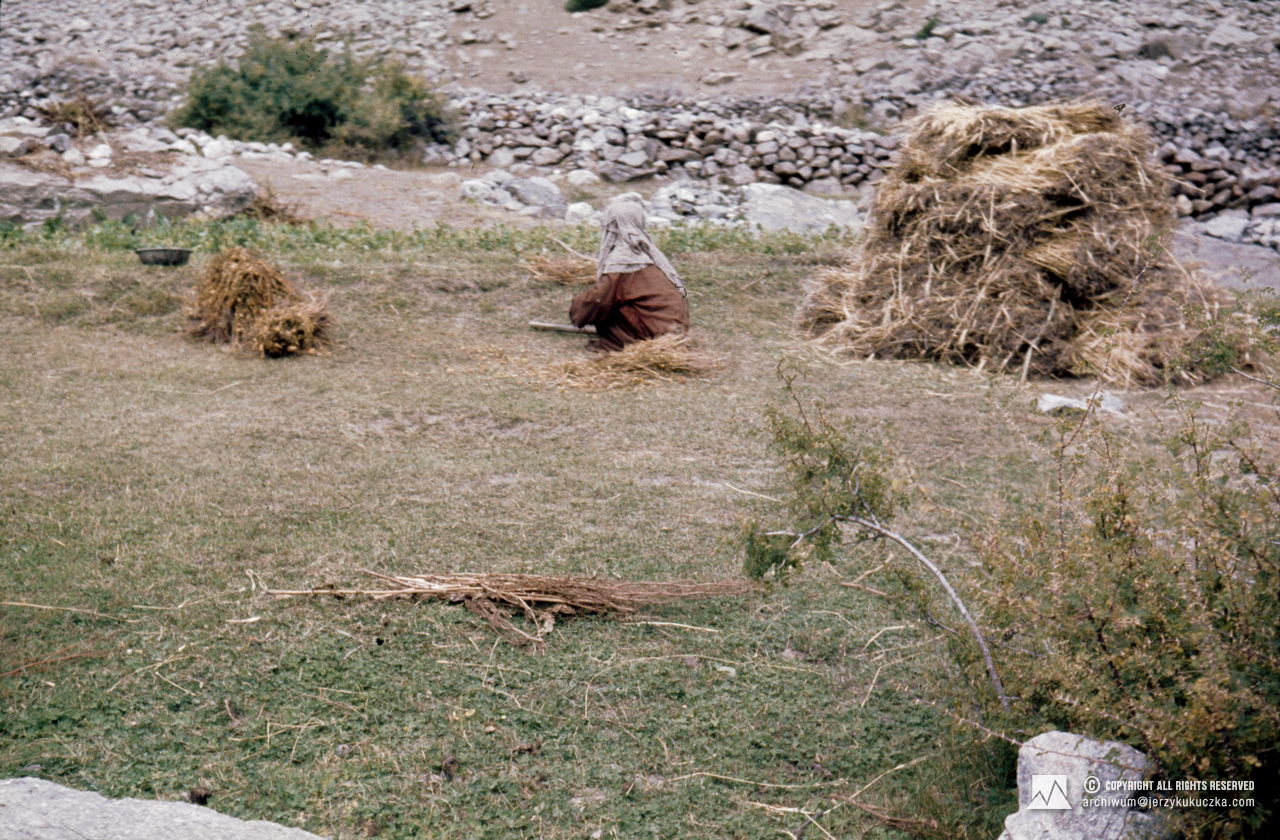 Inhabitants of a Pakistani village.