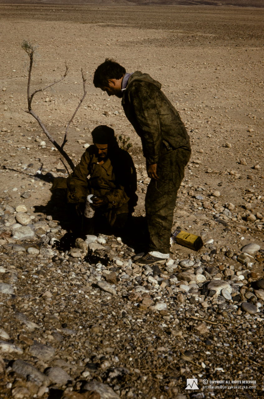 Return of the participants of the expedition to Poland. From the left: Adam Zyzak and Wiesław Lipiński. Route from Islamabad to Katowice.