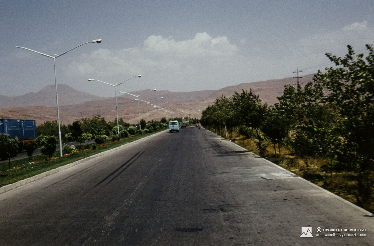 Travel of participants of the expedition through Iran. Route from Katowice to Islamabad.