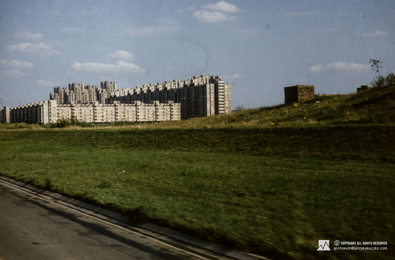 Block 23 residential complex in Belgrade. Travel of the participants of the expedition through Yugoslavia. Route from Katowice to Islamabad.