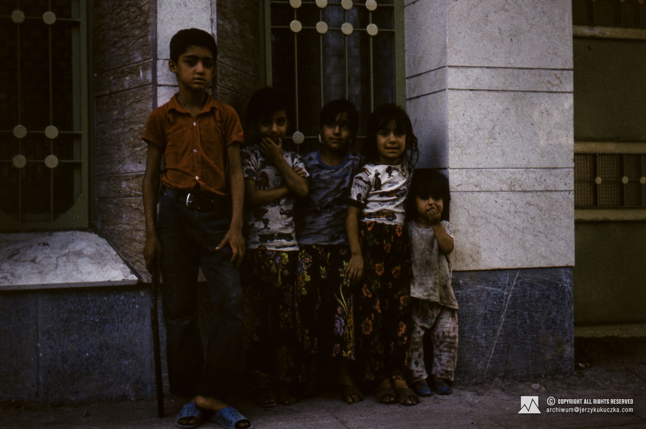 Iranian children in Tehran. Travel of the participants of the expedition. Route from Katowice to Islamabad.