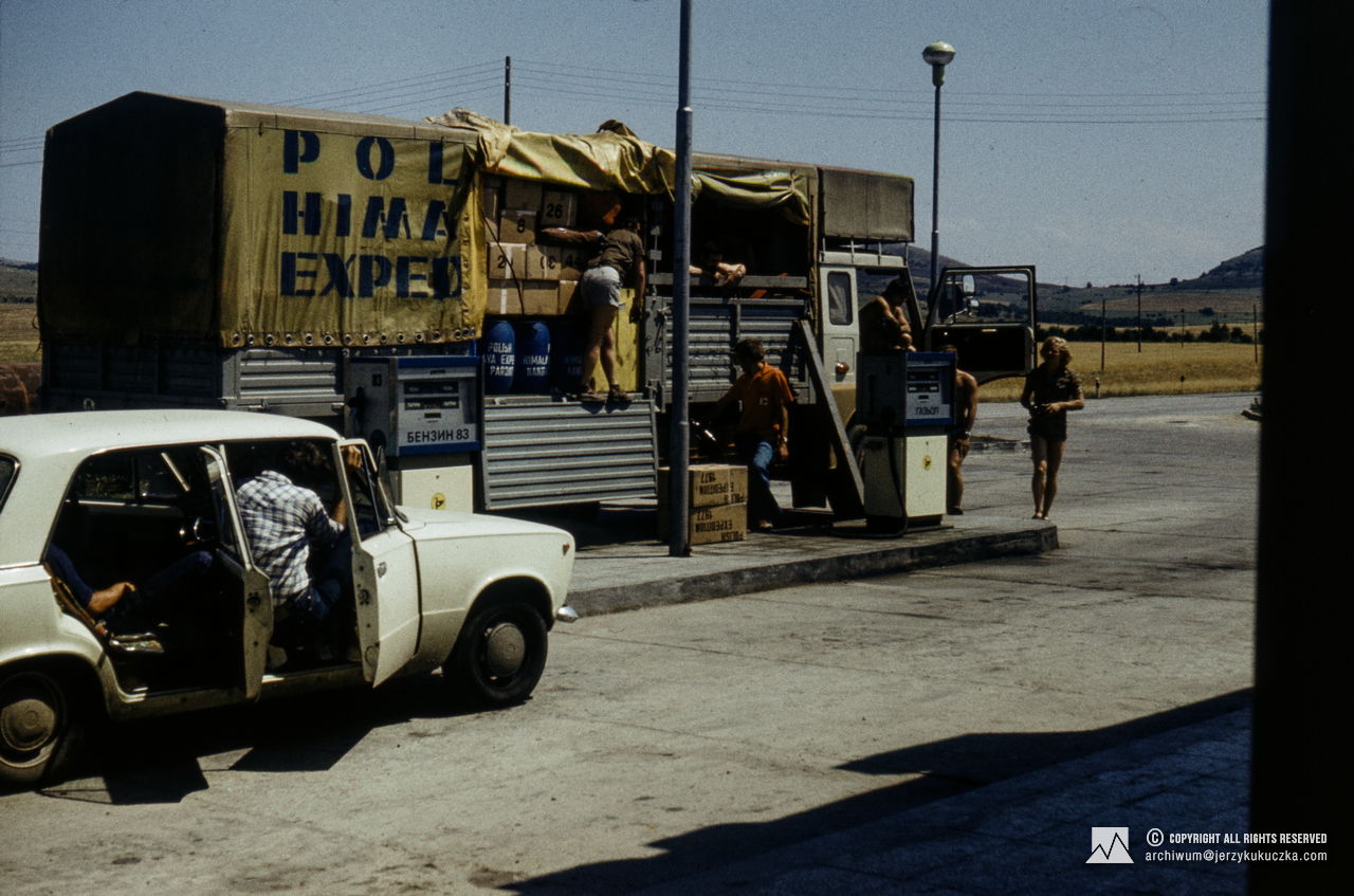 Participants of the expedition during a stopover in Bulgaria. Travel from Katowice to Islamabad.
