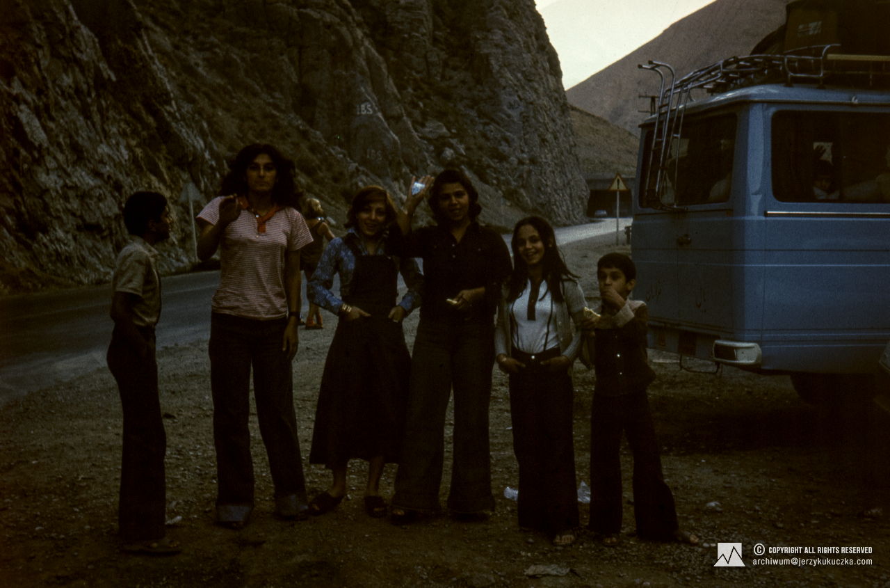 Travel of the participants of the expedition through Iran. Route from Katowice to Islamabad.