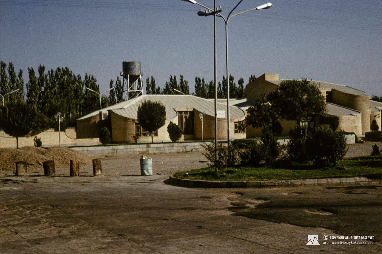 Travel of participants through Iran. Route from Katowice to Islamabad.