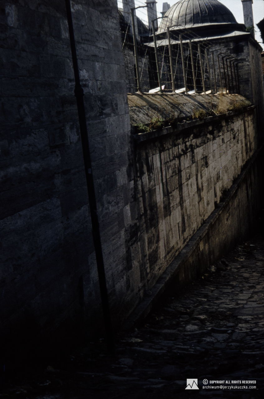 Street in Istanbul. Travel of the participants of the expedition through Turkey. Route from Katowice to Islamabad.