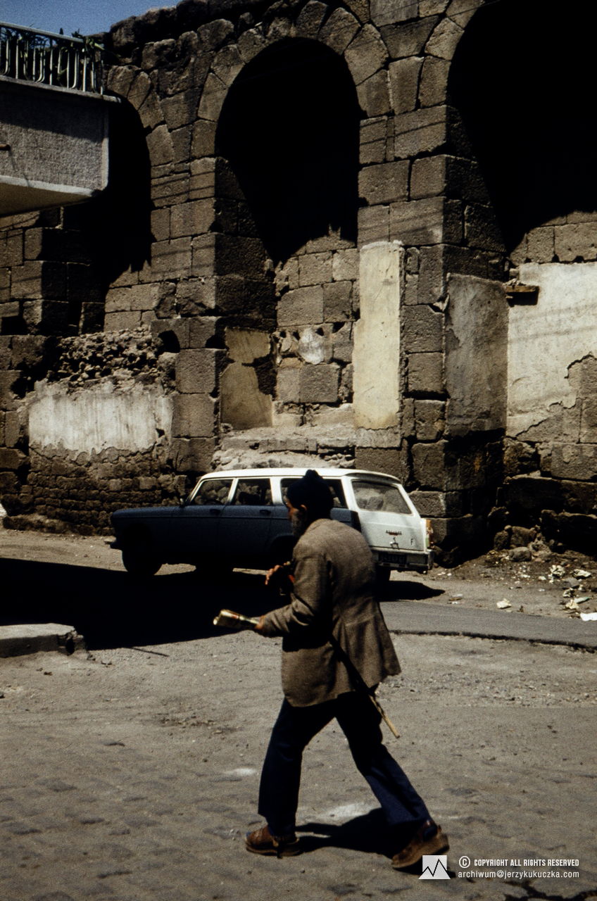 A resident of Kayseri. Travel of the participants of the expedition through Turkey. Route from Katowice to Islamabad.