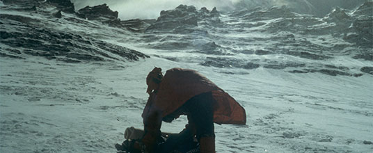 Uczestnicy wyprawy w drodze do obozu IV (7850 m n.p.m.).