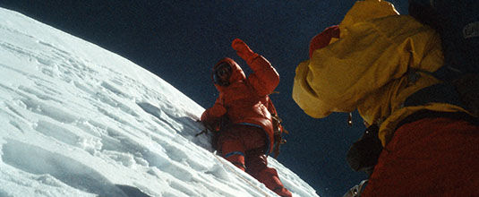 Uczestnicy wyprawy w trakcie ataku szczytowego. Od lewej: Andrzej Czok i Andrzej Zygmunt Heinrich.