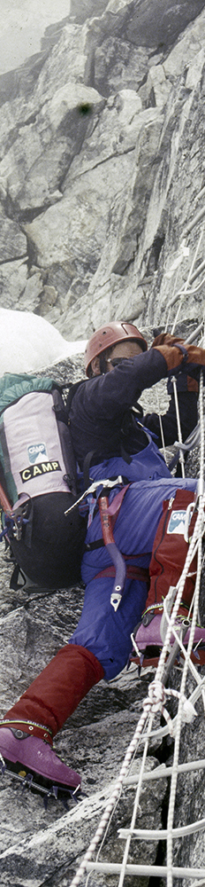 Jerzy Kukuczka w trakcie wspinaczki.