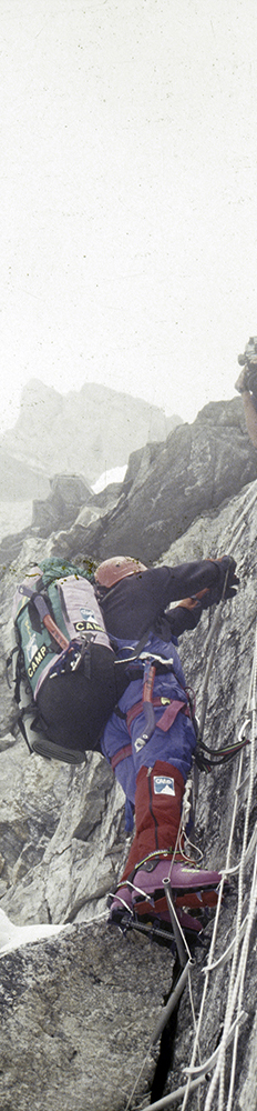 Jerzy Kukuczka w trakcie wspinaczki.