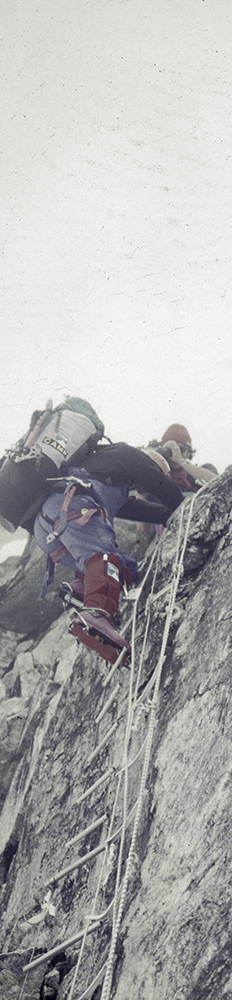 Jerzy Kukuczka w trakcie wspinaczki.