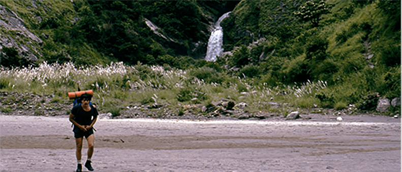 Carlos Carsolio w drodze do bazy.